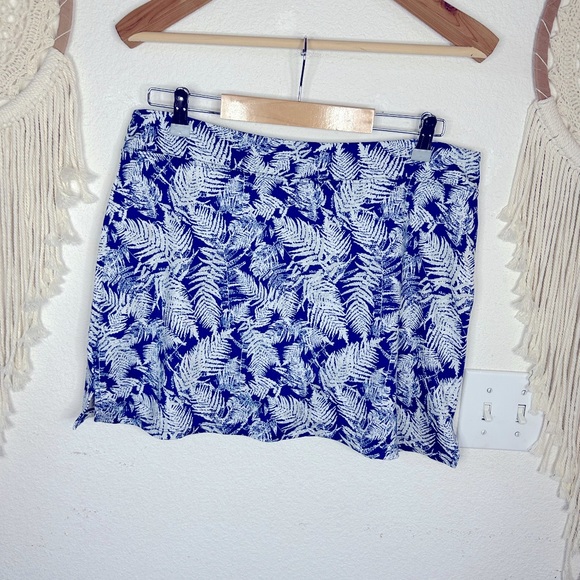 Tranquility by Colorado Clothing Dresses & Skirts - Tranquility blue & white tropical leaf print short lined golf tennis skirt Large